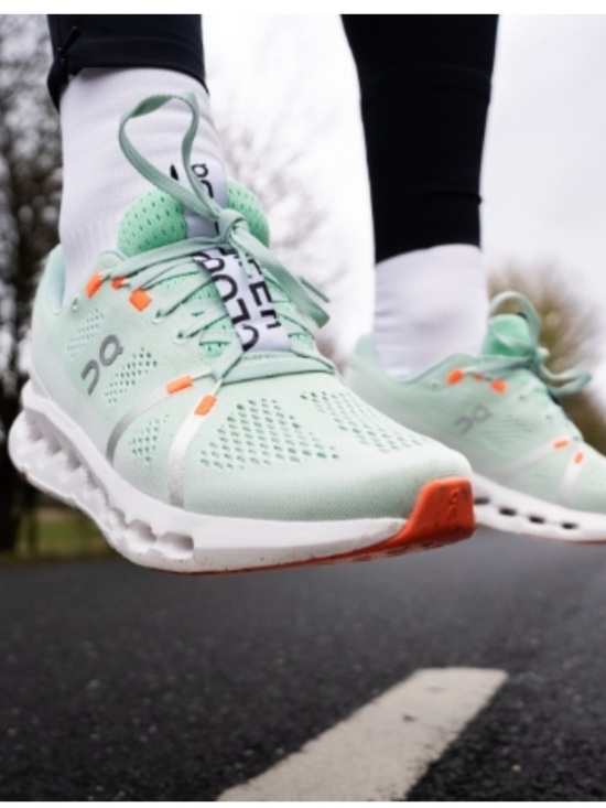 On Running Shoes - On Running Women size 10.5 Mint Green and Orange Lightweight Running Shoes